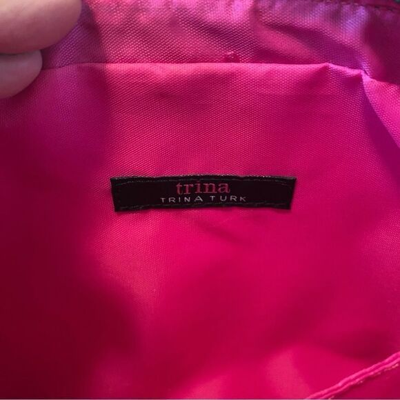 Trina Turk Black Multi-Colored Floral Crossbody w/ Detachable Handle. - Picture 8 of 12